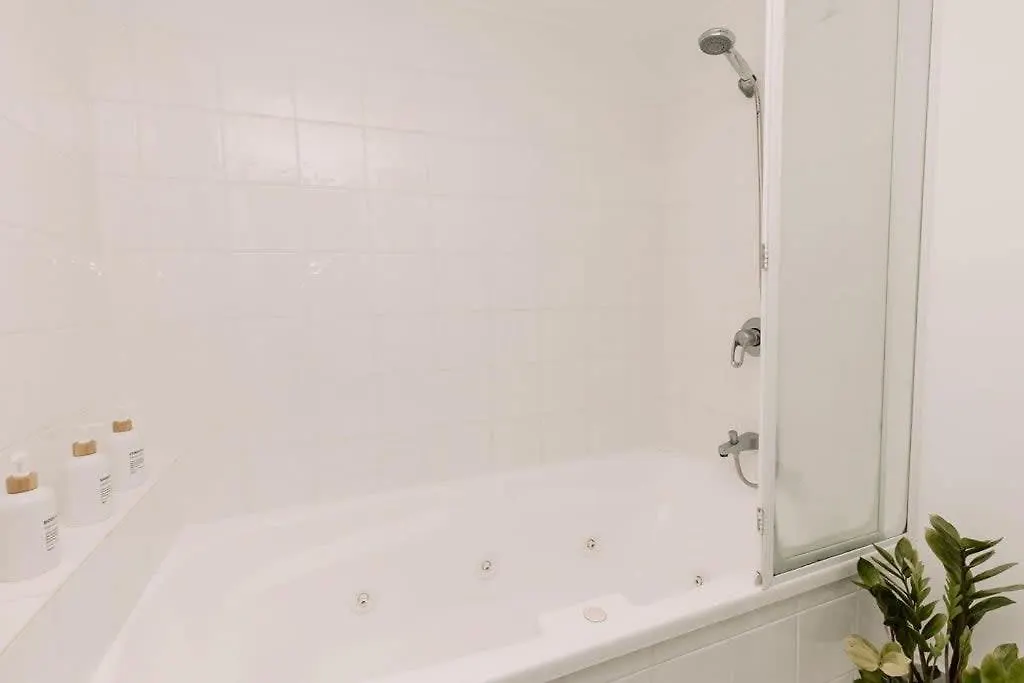 Coastal Charm - Pet & Family Friendly Apartment Marcoola